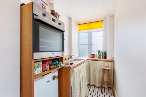 1 bedroom apartment for sale, Balham High Road, London