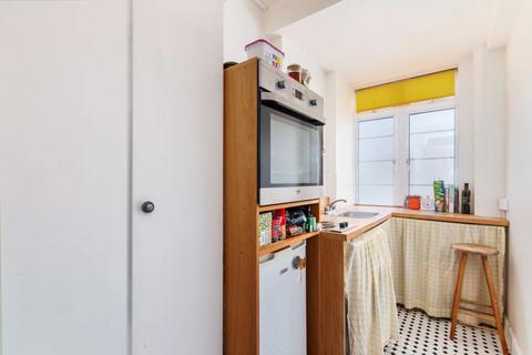 1 bedroom apartment for sale, Balham High Road, London