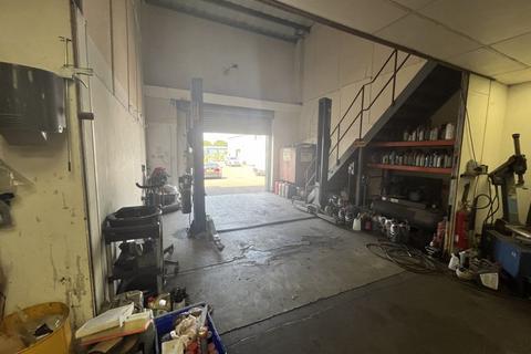 Property to rent, LARGE INDUSTRIAL UNIT - TO RENT