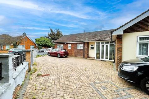 4 bedroom detached bungalow for sale, Riddy Lane, Luton