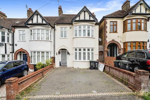 4 bedroom end of terrace house to rent, Stag Lane, Buckhurst Hill IG9