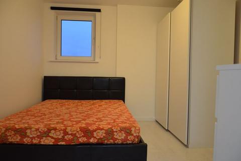 undefined, Grays Place, Slough