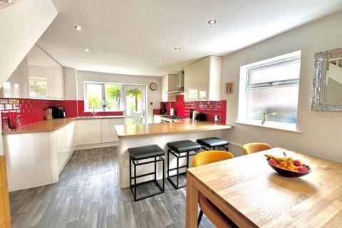 4 bedroom detached house for sale, Northview Road, Houghton Regis, Dunstable