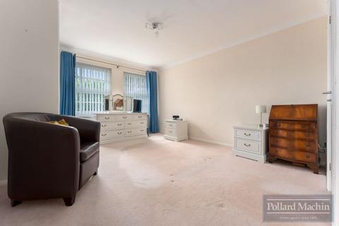 6, Cedar Court Addington Road, South Croydon, CR2 8RA