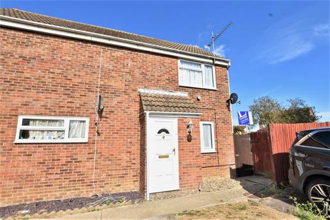 1 bedroom end of terrace house to rent, Coulsdon Close, Clacton On Sea, CO16