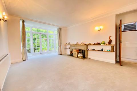 4 bedroom detached house to rent, Brighton Road