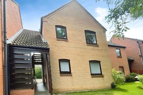 1 bedroom apartment to rent - Prince Of Wales Close, Bury St Edmunds, IP33