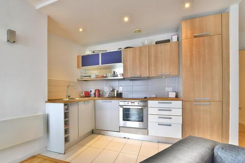 2 bedroom apartment to rent, Skyline Central 2, Goulden Street, Manchester, M4