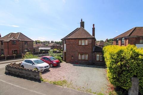 4 bedroom detached house for sale, Hillswood Avenue, Leek