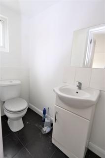 Studio to rent, West Green Road, Seven Sisters N15