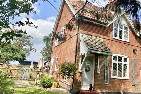 3 bedroom semi-detached house for sale, Tunstead Road, Norwich NR12