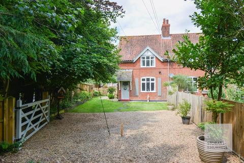 3 bedroom semi-detached house for sale, Tunstead Road, Norwich NR12