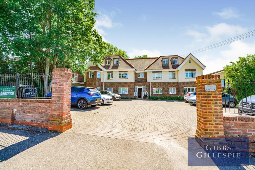 Fairfield Road, Uxbridge, Middlesex... 2 bed apartment to rent £1,750 pcm (£404 pw)