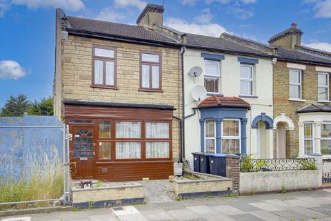 3 bedroom terraced house for sale, Chiswick Road, Edmonton