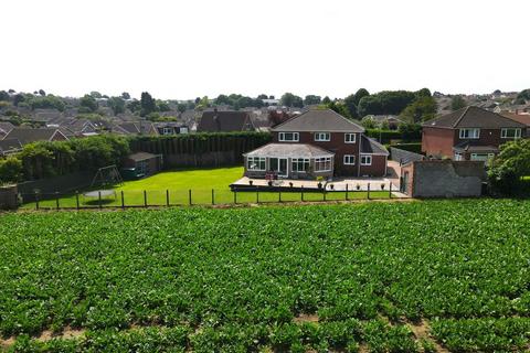 4 bedroom detached house for sale, Wincanton Close, Mexborough S64