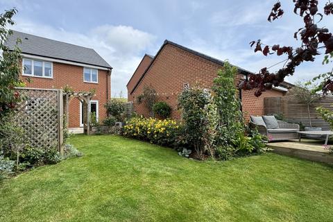 4 bedroom detached house for sale, Challands Drive, Bottesford