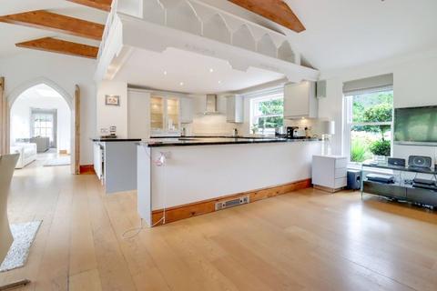 5 bedroom detached house for sale, Green Road, Thorpe TW20