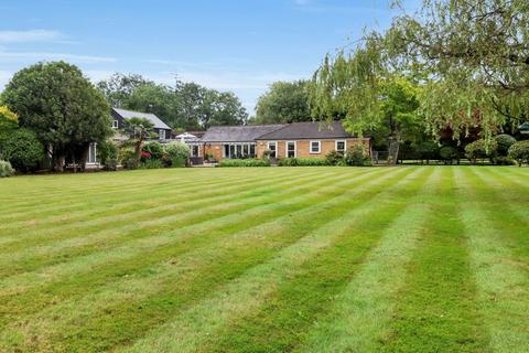 5 bedroom detached house for sale, Green Road, Thorpe TW20