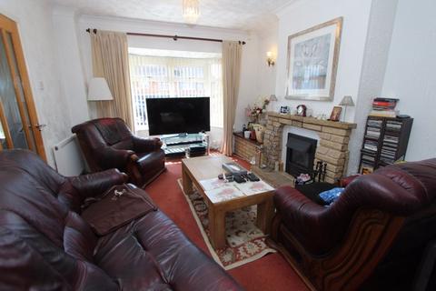 3 bedroom semi-detached house for sale, Lawnsdown Road, Brierley Hill DY5