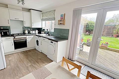 3 bedroom semi-detached house for sale, Pardoe Drive, Pershore