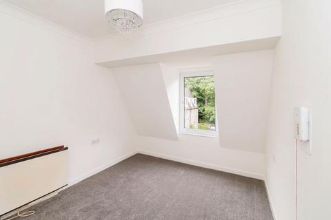 1 bedroom retirement property for sale, Mersham Gardens, Southampton SO18