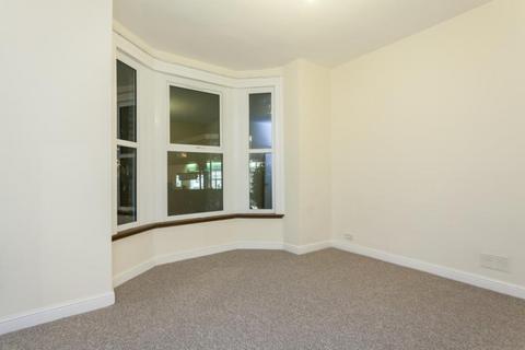 2 bedroom ground floor flat for sale, Church Road, London, NW4