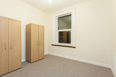 2 bedroom ground floor flat for sale, Church Road, London, NW4