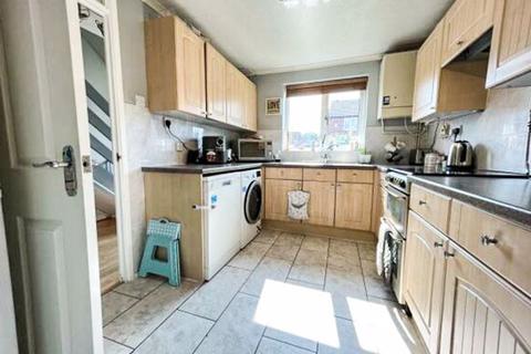 3 bedroom terraced house for sale, Gulliver Close, Bedford MK42