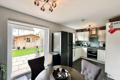 3 bedroom end of terrace house for sale, Adlington Gardens, Troon KA10