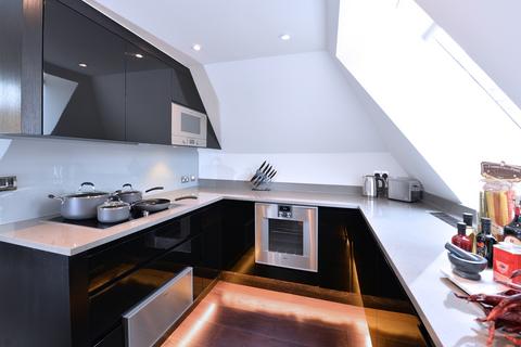 2 bedroom apartment to rent, Duke Street, London W1K