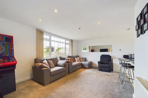 33 Unwin Road, Cheltenham, GL51 6PQ