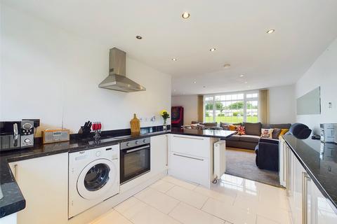 33 Unwin Road, Cheltenham, GL51 6PQ