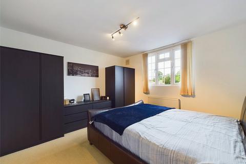 33 Unwin Road, Cheltenham, GL51 6PQ