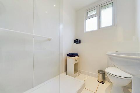 33 Unwin Road, Cheltenham, GL51 6PQ