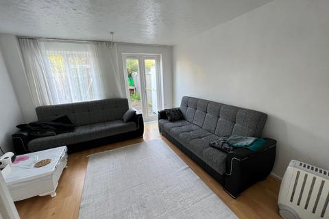 2 bedroom terraced house to rent, Bishop Mews, Ipswich, Suffolk, UK, IP8