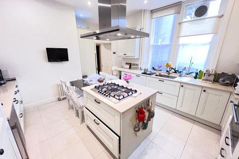 4 bedroom flat for sale, Hampstead, London NW6