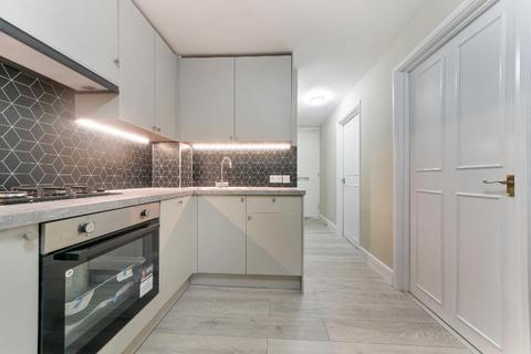 52 Willow Tree Close, London, SW18 3EL