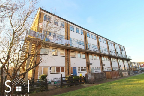 3 bedroom maisonette to rent, Percy Bryant Road, Sunbury on Thames, TW16