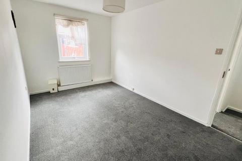 4 bedroom terraced house to rent, Colebrook Way, London