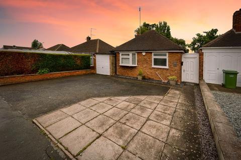 2 bedroom bungalow for sale, Standhills Road, Kingswinford