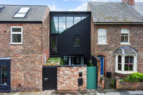4 bedroom house for sale, Sandringham Street, York YO10