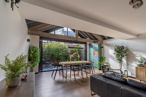 4 bedroom house for sale, Sandringham Street, York YO10