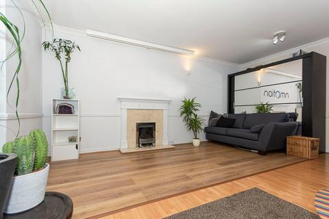2 bedroom terraced house to rent, Wycliffe Road, Battersea SW11