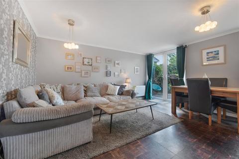 3 bedroom end of terrace house for sale, Ellison Close, Windsor