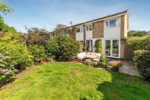 16 Ellison Close, Windsor, SL4 4BZ