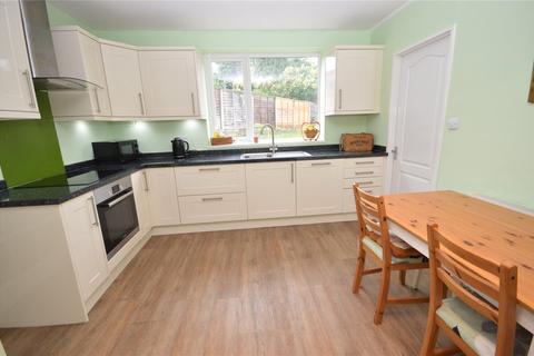 3 bedroom semi-detached house for sale, Raynel Gardens, Leeds, West Yorkshire