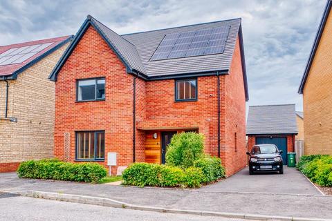 4 bedroom detached house for sale, Beautifully presented family home in the popular Eaton Park development