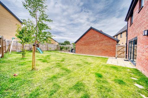 4 bedroom detached house for sale, Beautifully presented family home in the popular Eaton Park development