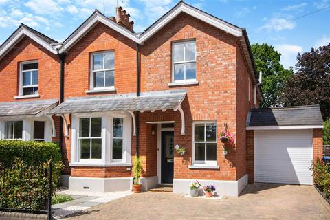 4 bedroom house for sale, Northcroft Villas, Englefield Green TW20