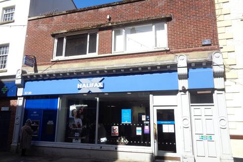 Retail property (high street) to rent, Baxtergate, Whitby